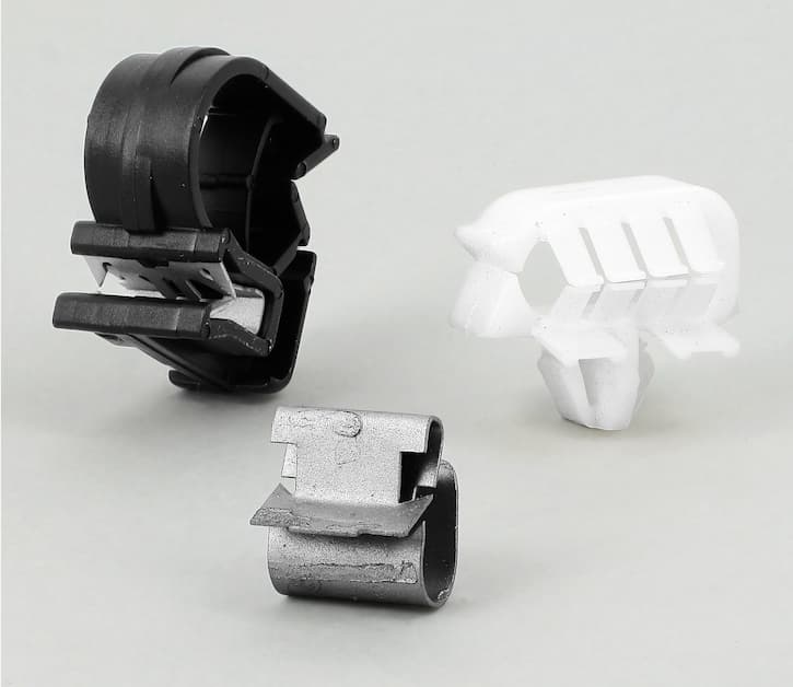 1 housing pipe clips